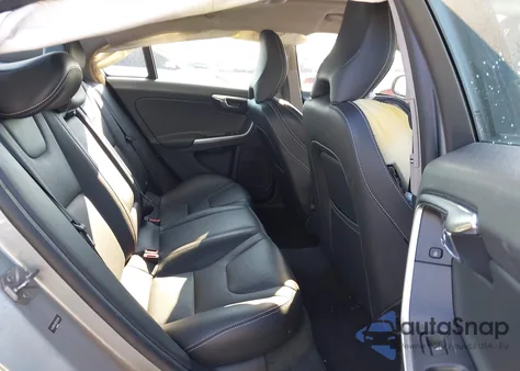 2017 Volvo S60 T5 Dynamic z USA, uszkodzony, nr VIN YV126MFL9H2425498